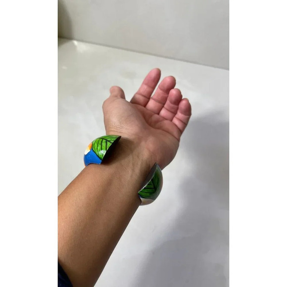 Womens Wooden Cuff Bangle Bracelet Hawaiian Flower Style Multi - Picture 5 of 6